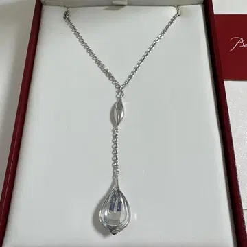 Baccarat 크리스탈 펜던트 목걸이 미사용