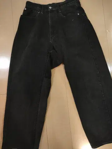 써니 사이드 업 블랙 데님 와이드 팬츠 하이웨스트