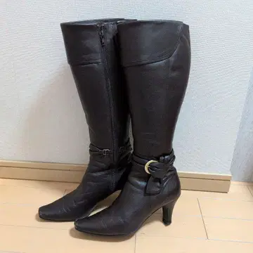 다크 브라운 pitti 롱 부츠 힐 포함