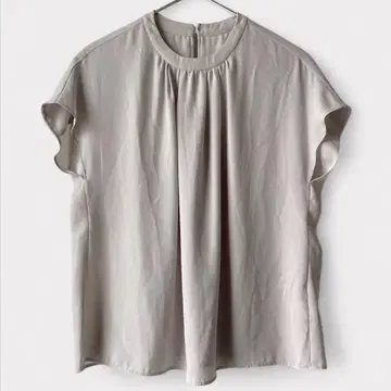 그린 라벨 릴랙싱 D 스탠드넥 개더 프렌치 슬리브 블라우스