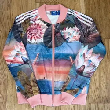 아디다스 by The Farm Company