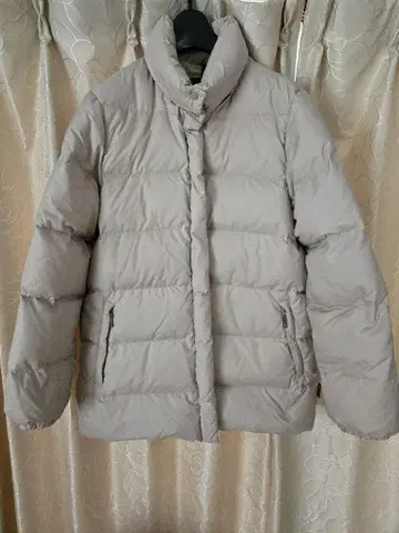 MONCLER 베이지 다운 자켓
