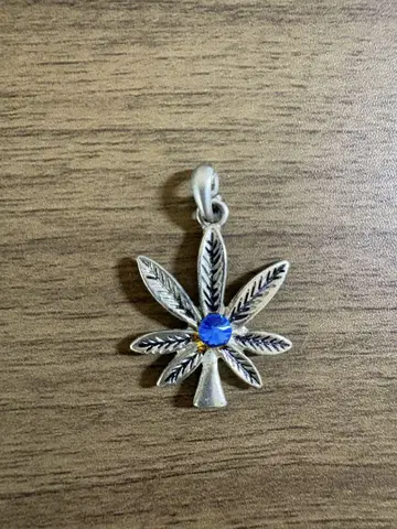 펜던트 탑 잎 모양 파란 스톤 포함