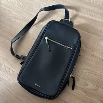 [ 세일 ] Paul Smith 블랙 숄더백