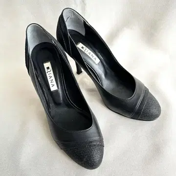 새상품급 DIANA 다이애나 펌프스 블랙 라운드토 가죽 23cm