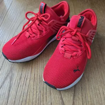 PUMA 레드 스니커즈