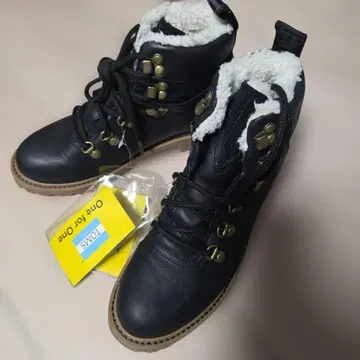 TOMS 블랙 하이컷 부츠
