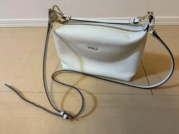 FURLA 화이트 가죽 숄더백 EK62YE0