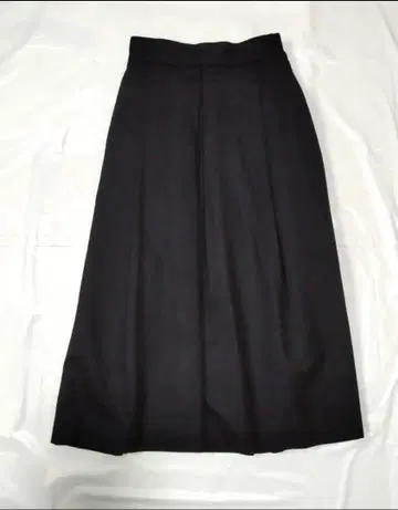 유나이티드 애로우즈 롱 플리츠 스커트 네이비 S 사이즈 총장 82cm