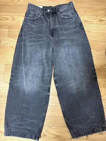 H&M SUPER BAGGY 29/30