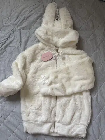 Lily Merry 모에냥 시마무라 콜라보 토끼 귀 후드티 화이트