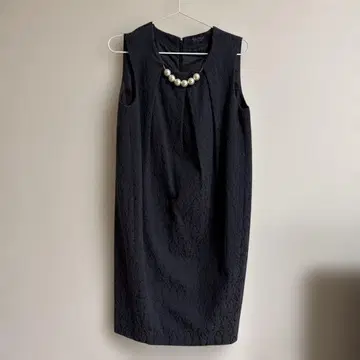 블랙 레이스 슬리브리스 드레스