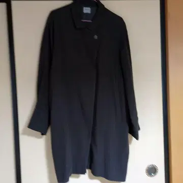 Tomi 다크 브라운 롱 코트 군언당
