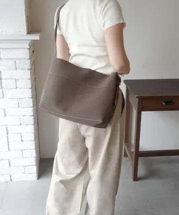 스웨이드풍 이너 파우치 포함 백