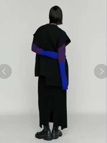 UN3D. 믹스 보더 터틀 니트 원피스 블랙 x 블루