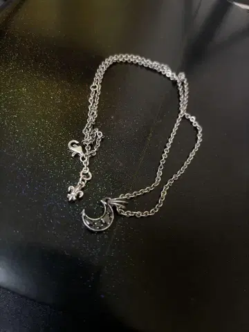 달과 별 디자인 목걸이