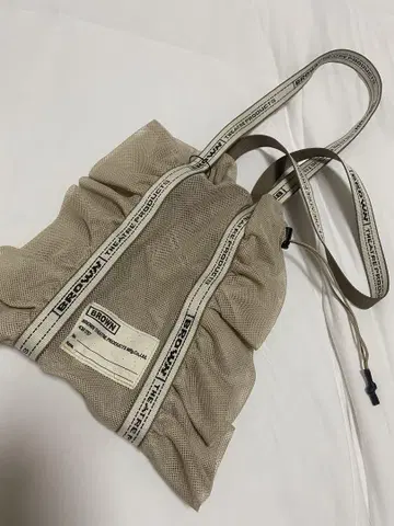 메쉬 토트백 438/757 베이지