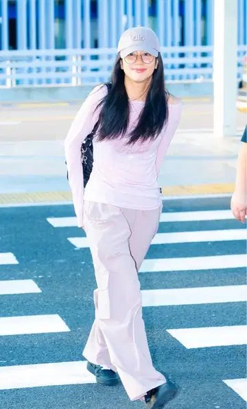 Gila archive 핑크 긴팔 T셔츠 별과 날개 자수