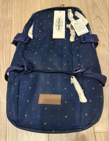 EASTPAK 네이비 백팩