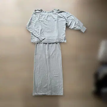 프레임워크 맨투맨 셋업 라이트 그레이 벌룬 소매 보트넥