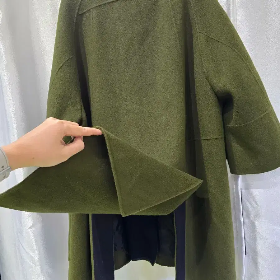 시스템 카키색 모직 하프 코트