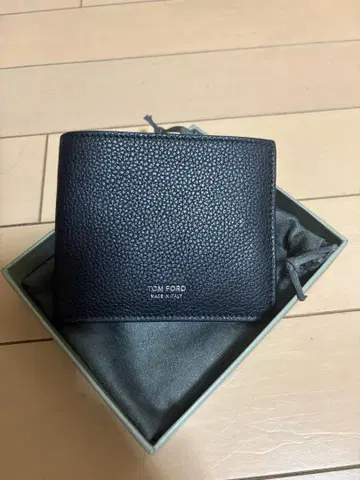 톰포드 2단 접이식 지갑