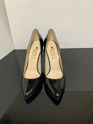 [ 새상품 ] DIANA 에나멜 펌프스 블랙 24cm