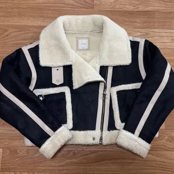 juemi Seam Tape Short Mouton Coat