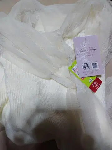 카도와키 레이나 씨 화이트