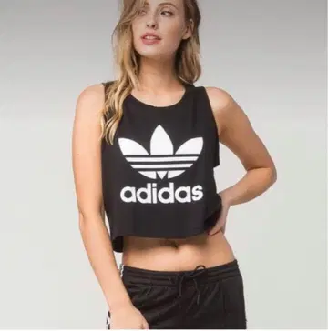 adidas 블랙 크롭 탱크탑