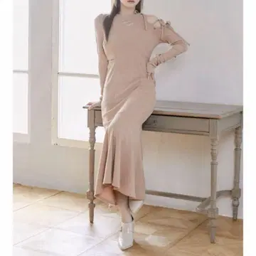 EATME 리본 컷 아웃 머메이드 원피스