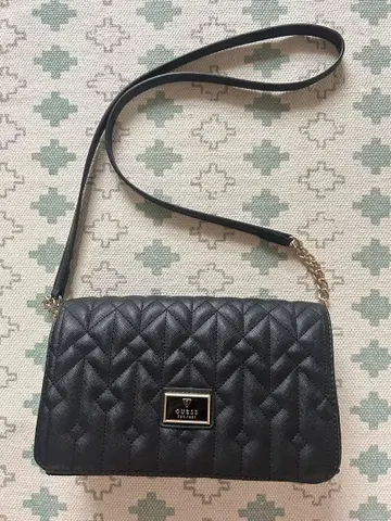 가격 인하 GUESS 레어 블랙 숄더백 익명 배송