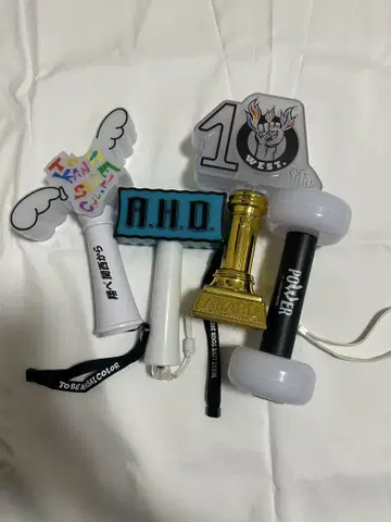 WEST. 응원봉 세트
