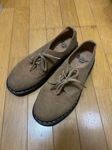 닥터 마틴 브라운 부츠