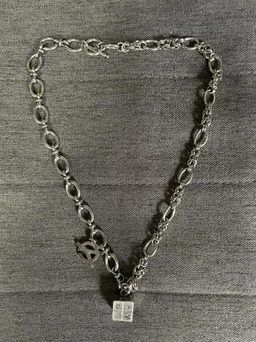 OY 목걸이