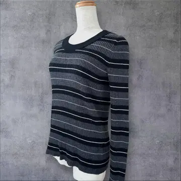 새상품급 이에나 3x3 리브 U넥 풀오버
