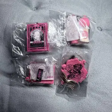 NANA 미니 참 컬렉션 가챠 하치 컴프