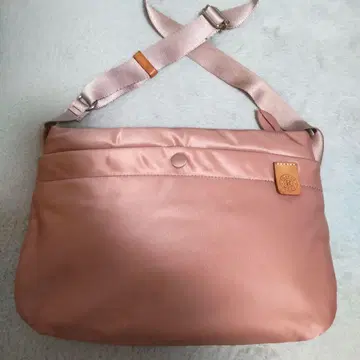 새상품급 russet 살몬 핑크 숄더백