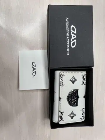 DAD 로고 프린트 키케이스 화이트