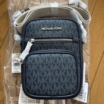 새상품! MICHAEL KORS 네이비 숄더백