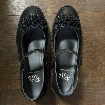 스트랩 펌프스 블랙 일본제 플라워 장식