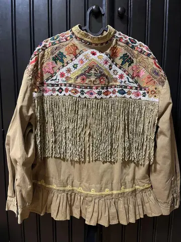 ZARA 인도산 비즈 장식 아우터 L 사이즈
