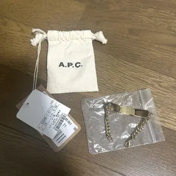 A.P.C. 골드 팔찌
