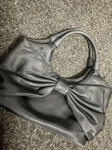 새상품급! Kate Spade 블랙 리본 핸드백