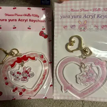 메조 피아노 x 헬로키티 흔들흔들 아크릴 키링 2종류