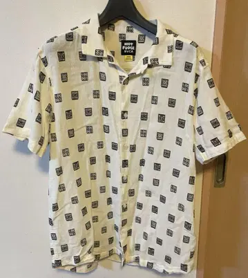HOT FUDGE RVCA 반팔 셔츠 M