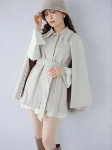 dazzlin 케이프 플레어 코트