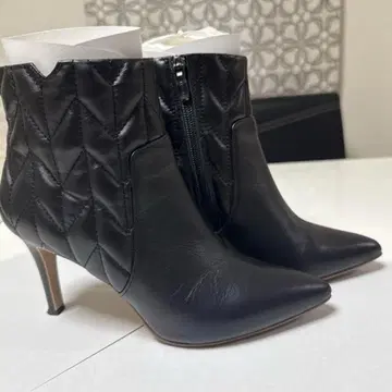 다이애나 DIANA 퀼팅 블랙 숏부츠 23cm