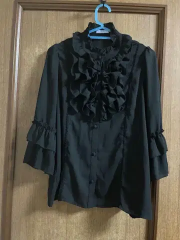 axes femme kawaii 블라우스 블랙