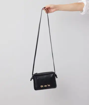 [새상품] 이아파피요네 애니멀 부품 스퀘어형 미니 숄더백 블랙